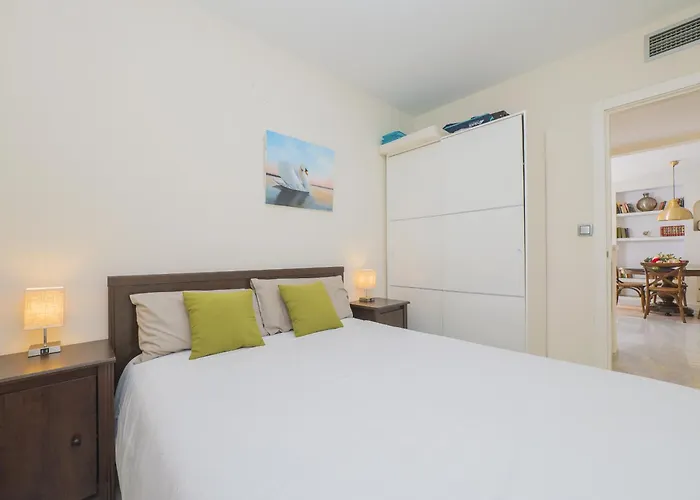 Cubo's Bono Free Parking * ماربيا