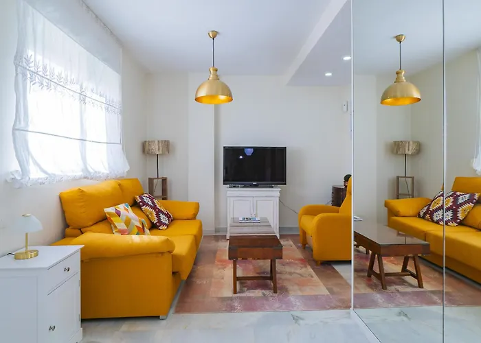 Cubo's Bono Free Parking * ماربيا