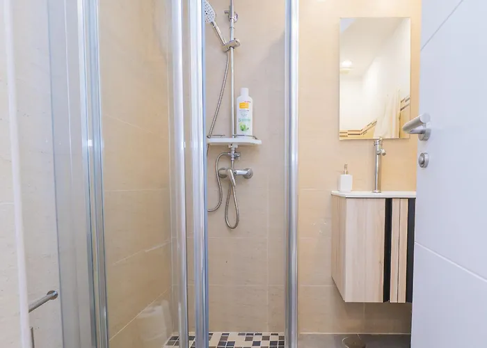 Cubo's Bono Free Parking ماربيا