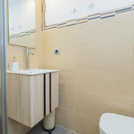 Cubo's Bono Free Parking * 마르베야