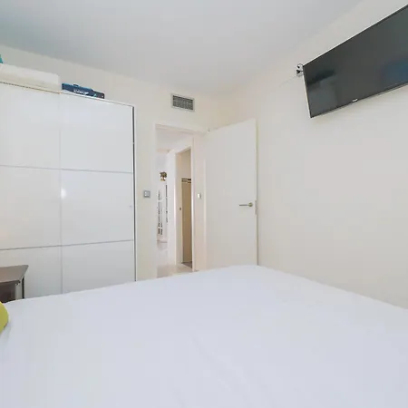 Cubo's Bono Free Parking Marbella