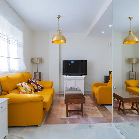 Cubo's Bono Free Parking * מארבלה