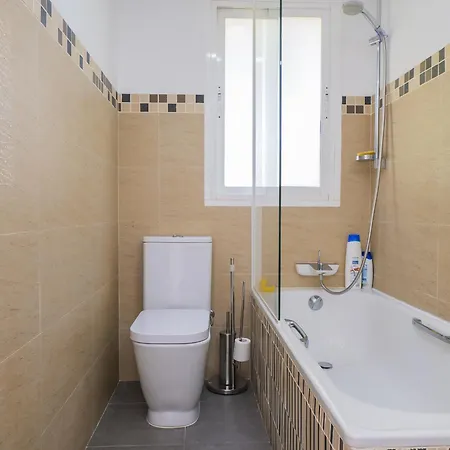 Cubo's Bono Free Parking Apartment Marbella